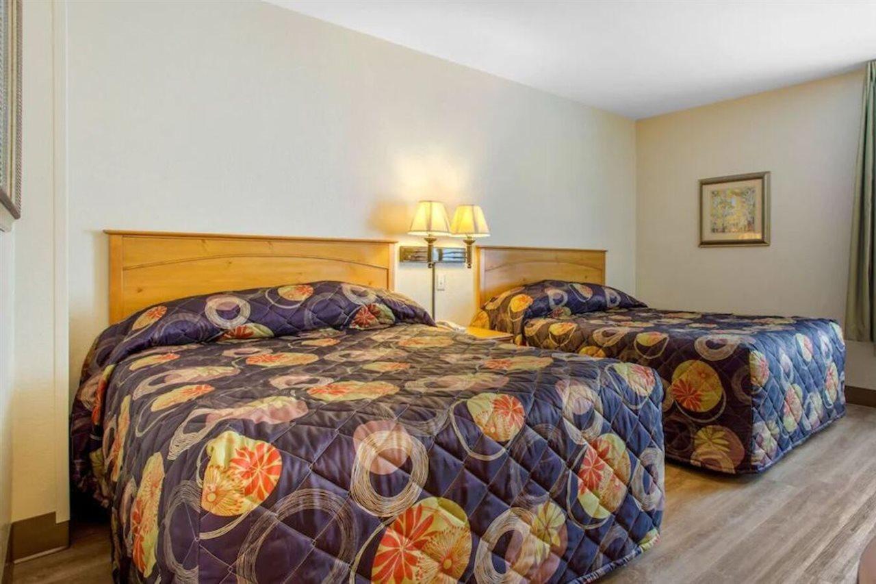 Rodeway Inn & Suites Near Outlet Mall - Asheville Ngoại thất bức ảnh