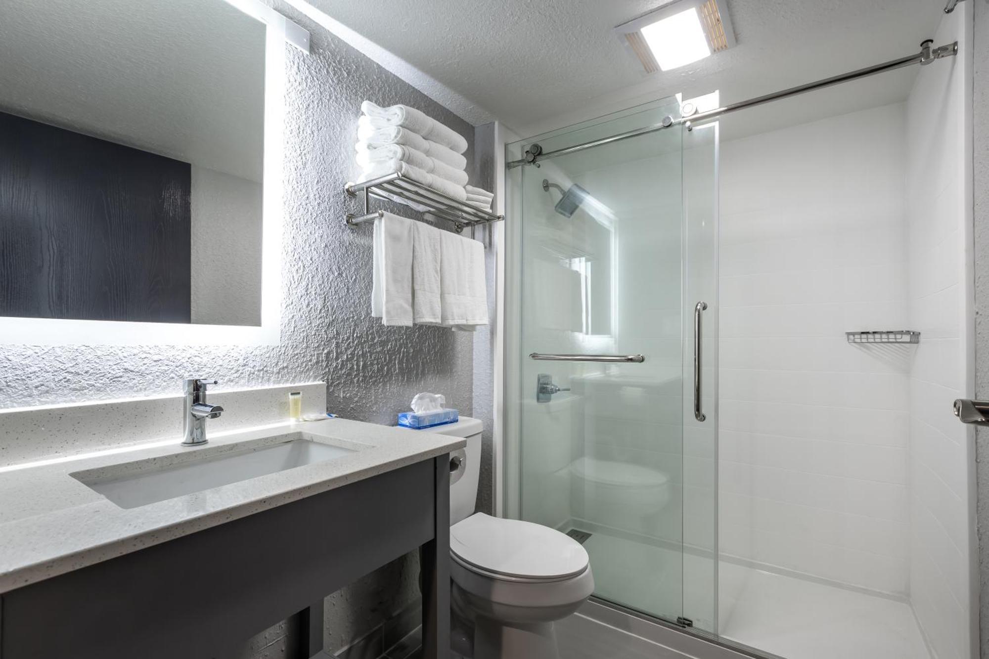 Rodeway Inn & Suites Near Outlet Mall - Asheville Ngoại thất bức ảnh