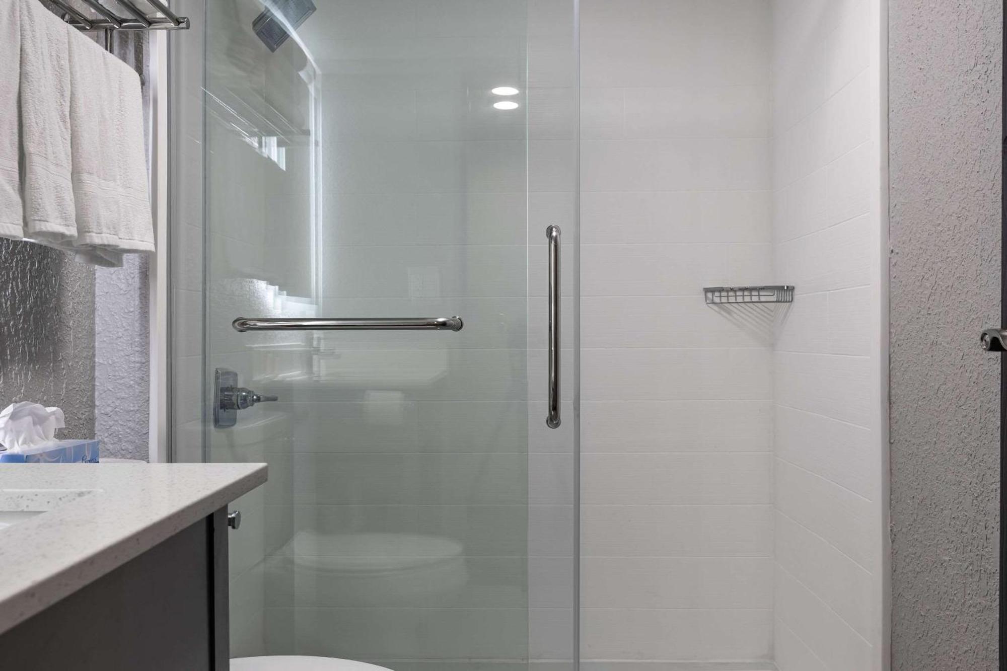 Rodeway Inn & Suites Near Outlet Mall - Asheville Ngoại thất bức ảnh