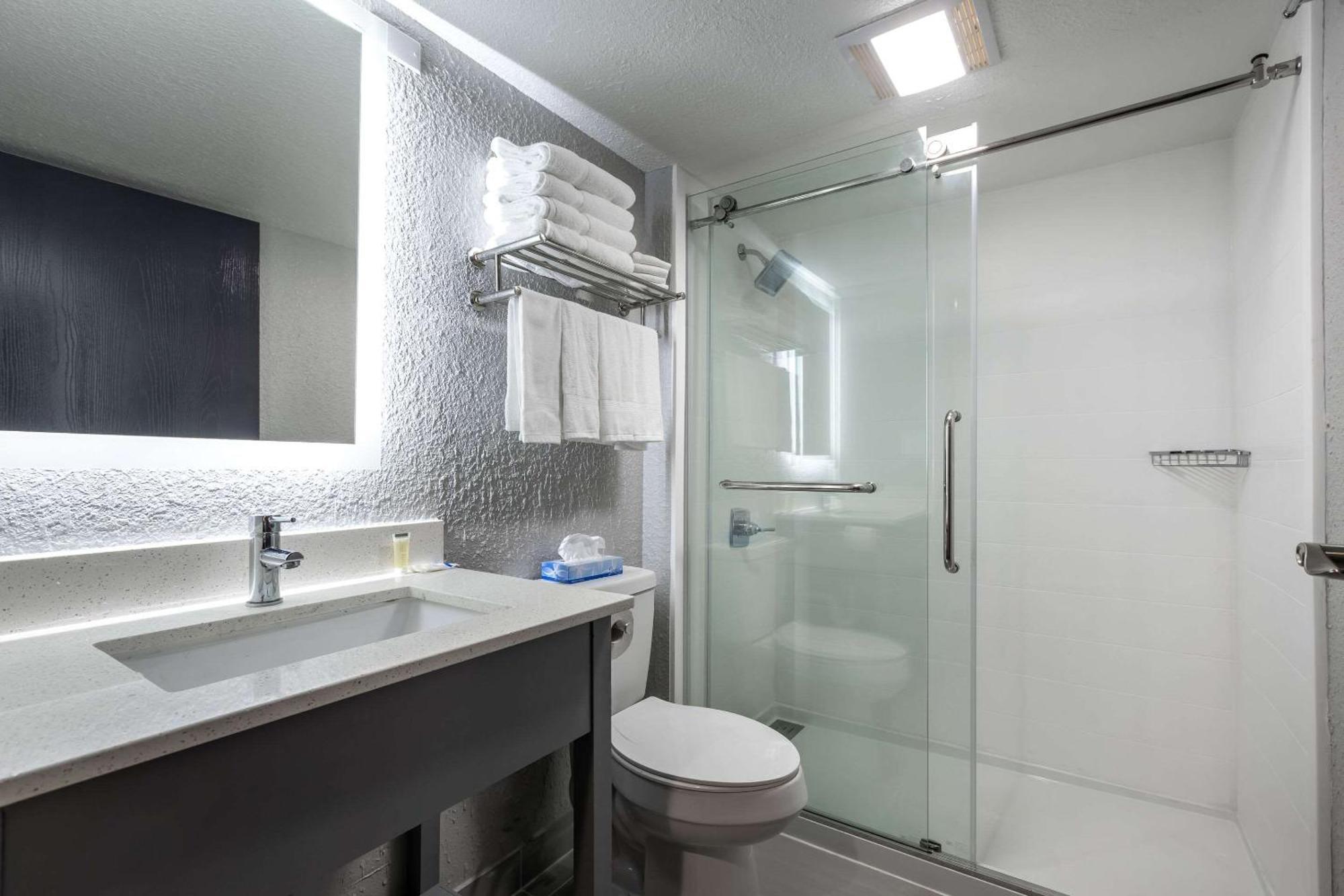 Rodeway Inn & Suites Near Outlet Mall - Asheville Ngoại thất bức ảnh