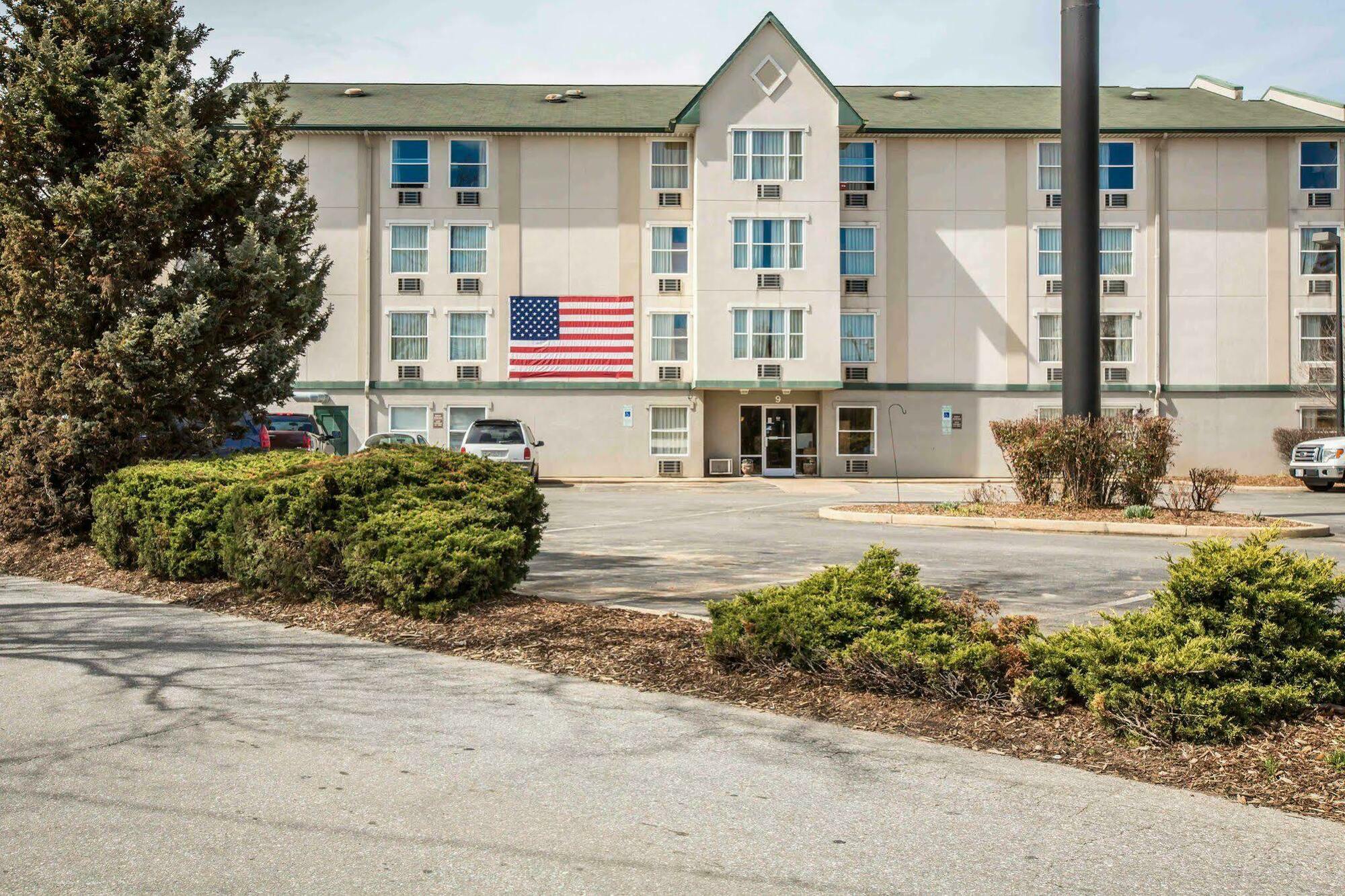 Rodeway Inn & Suites Near Outlet Mall - Asheville Ngoại thất bức ảnh