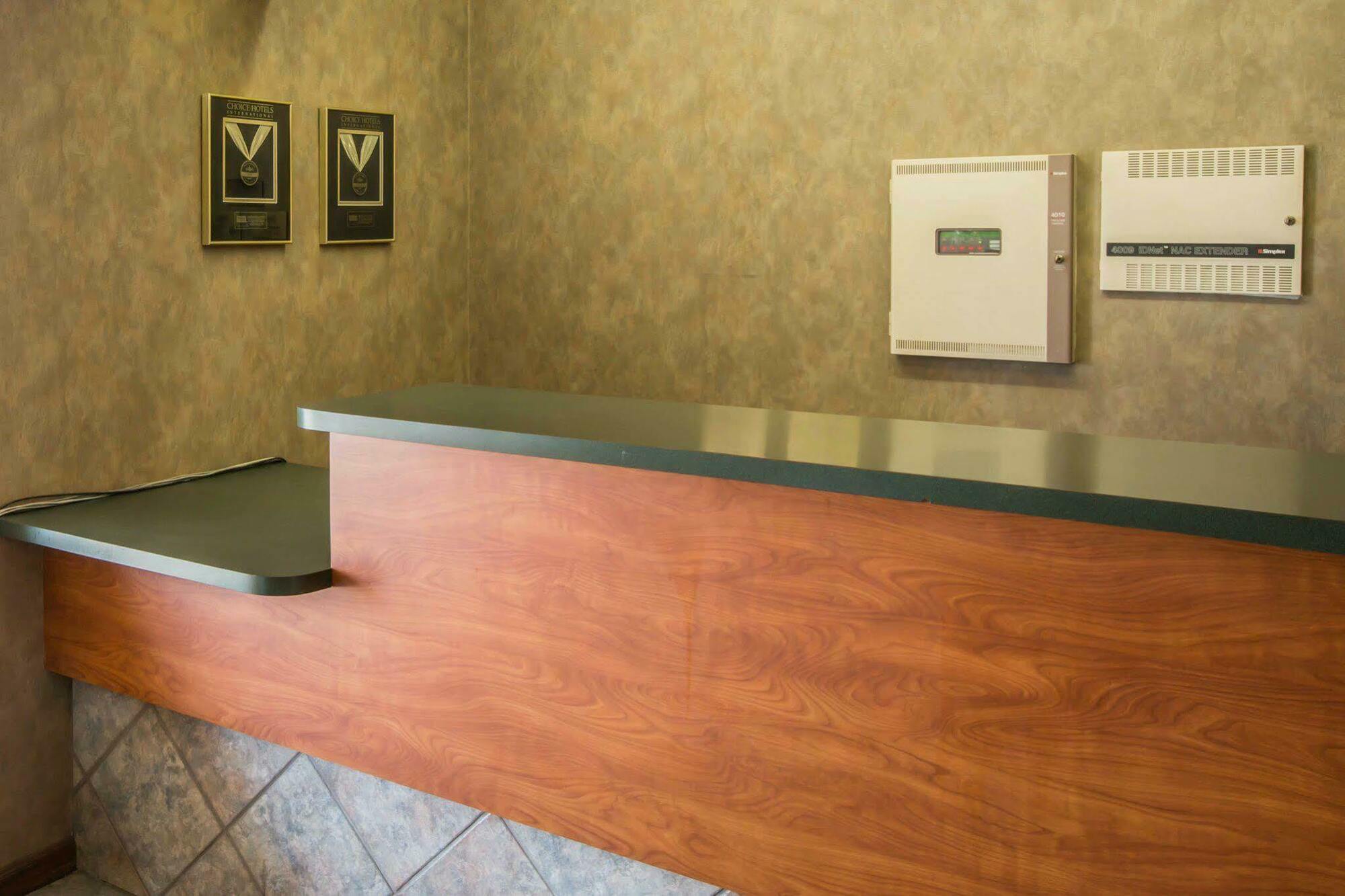 Rodeway Inn & Suites Near Outlet Mall - Asheville Ngoại thất bức ảnh