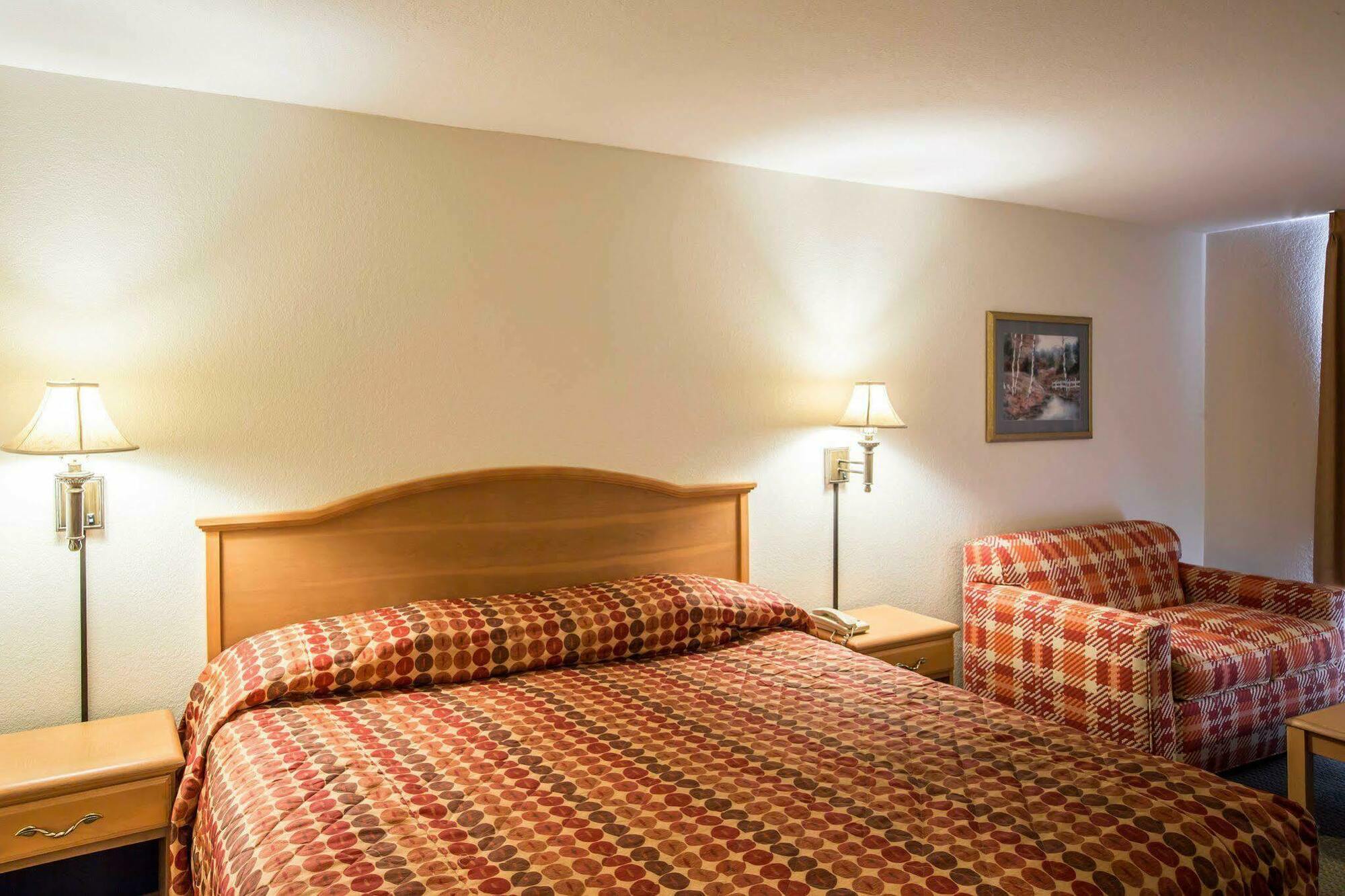 Rodeway Inn & Suites Near Outlet Mall - Asheville Ngoại thất bức ảnh